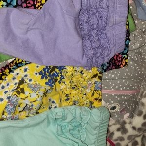 15 pieces of infant girl clothes size 0 to 3 month